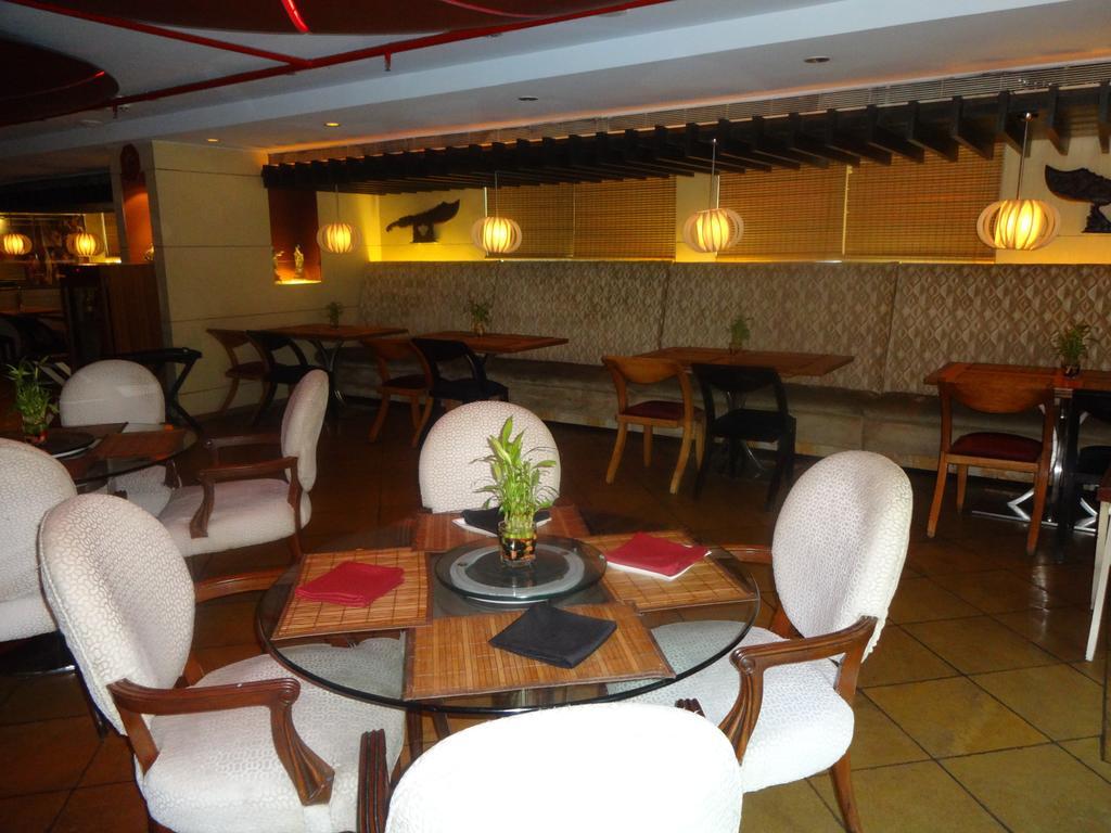 Hotel Ohris Banjara Hyderabad Exterior foto