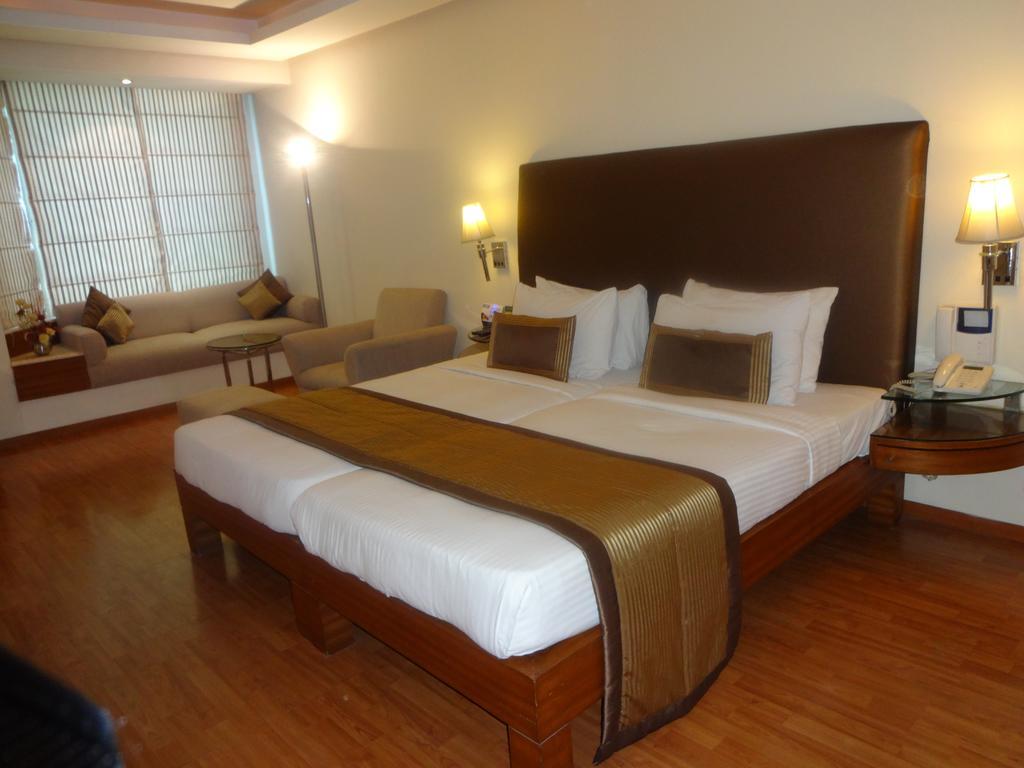 Hotel Ohris Banjara Hyderabad Exterior foto
